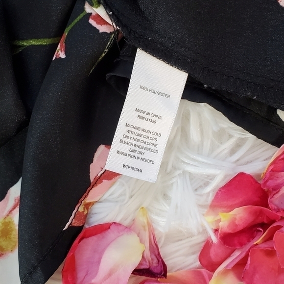 SATINY Loungewear Long-Sleeved Floral Top in Small - Picture 4 of 10